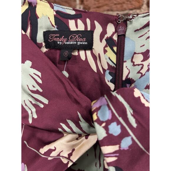 Trashy Diva SZ-18/XL MAI TIE DRESS - BORDEAUX FERNS-CANDICE GWINNETT - Picture 4 of 7